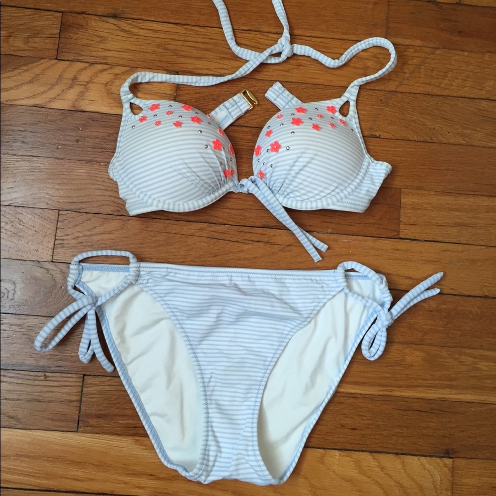 Victoria’s Secret Bikini Set